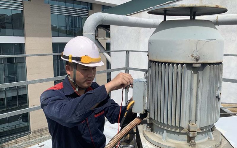 IMT bảo dưỡng tháp giải nhiệt HVAC tại bệnh viện 103